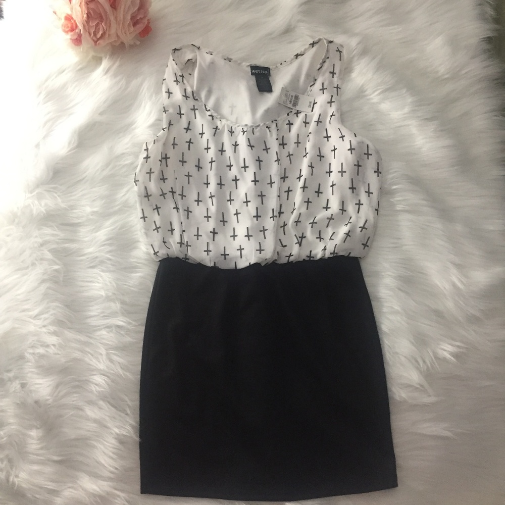 M - Wet Seal - Black & White Cross Dress - NWT